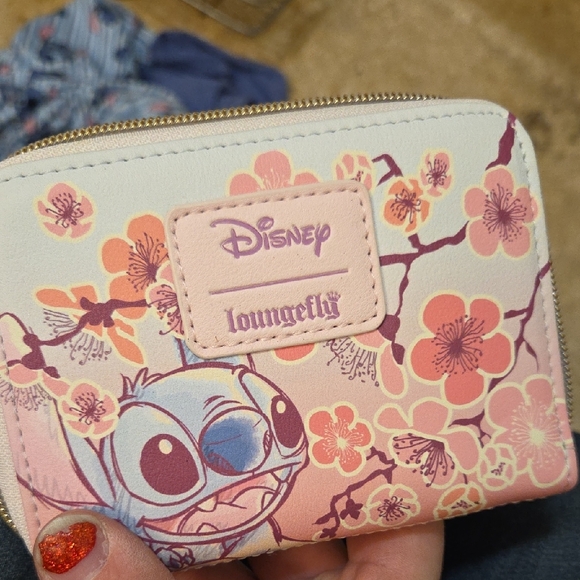 Loungefly Pink and Blue Floral Wallet - Picture 4 of 5